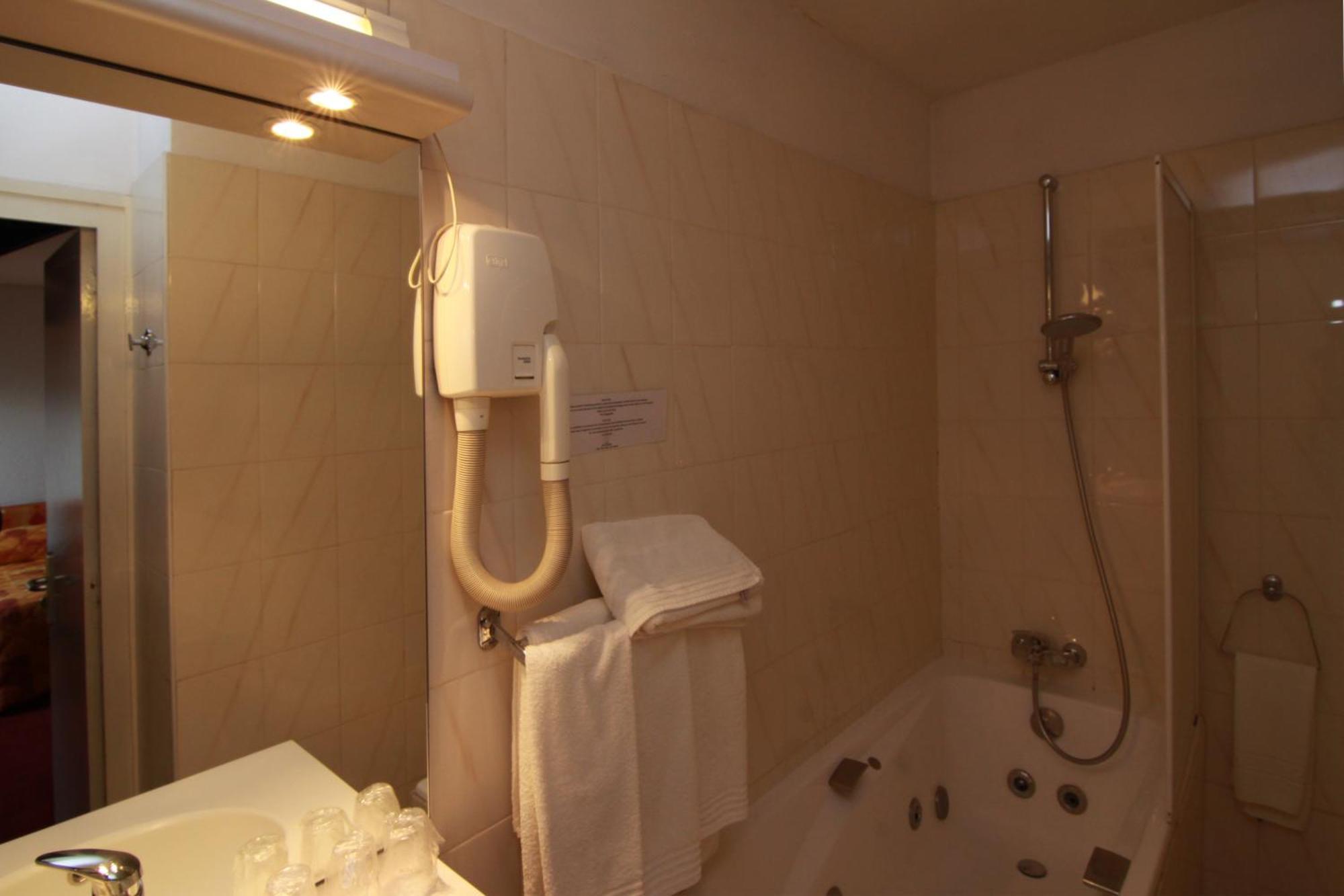 Hotel D'Angleterre Grenoble Hyper-Centre Zewnętrze zdjęcie
